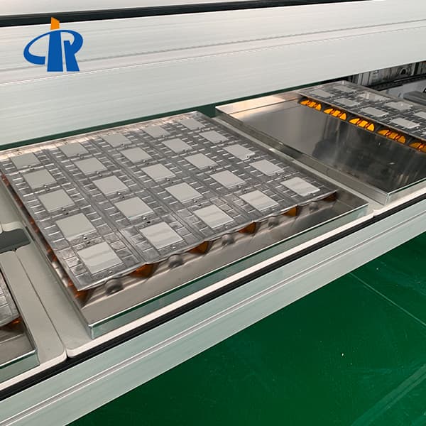 Synchronous flashing road stud factory